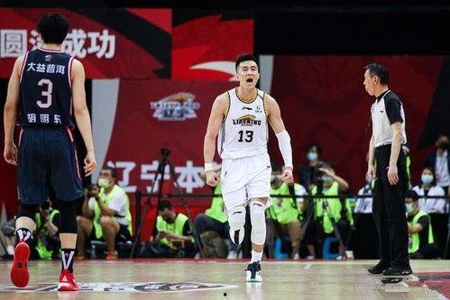 郭艾伦三节爆料了吗视频,揭秘篮球场上的那些不为人知的故事  第3张